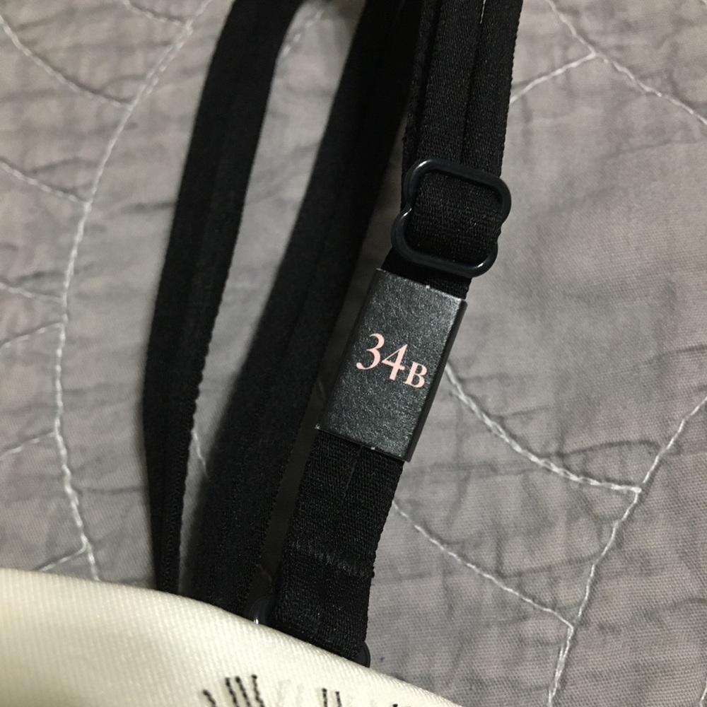 Victoria’s Secret Very Sexy bra and cheekini panty - Picture 2 of 8